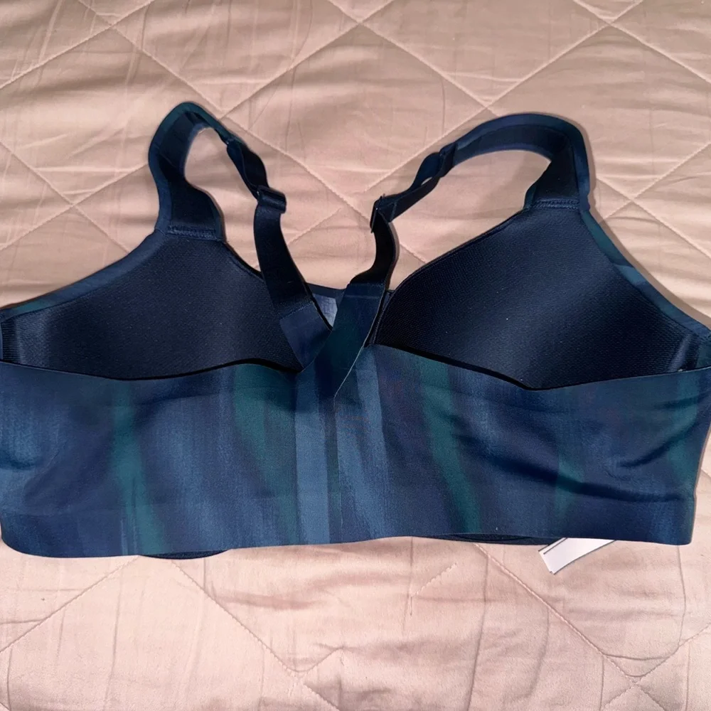 Victoria Secret Sports Bra - Picture 2 of 4